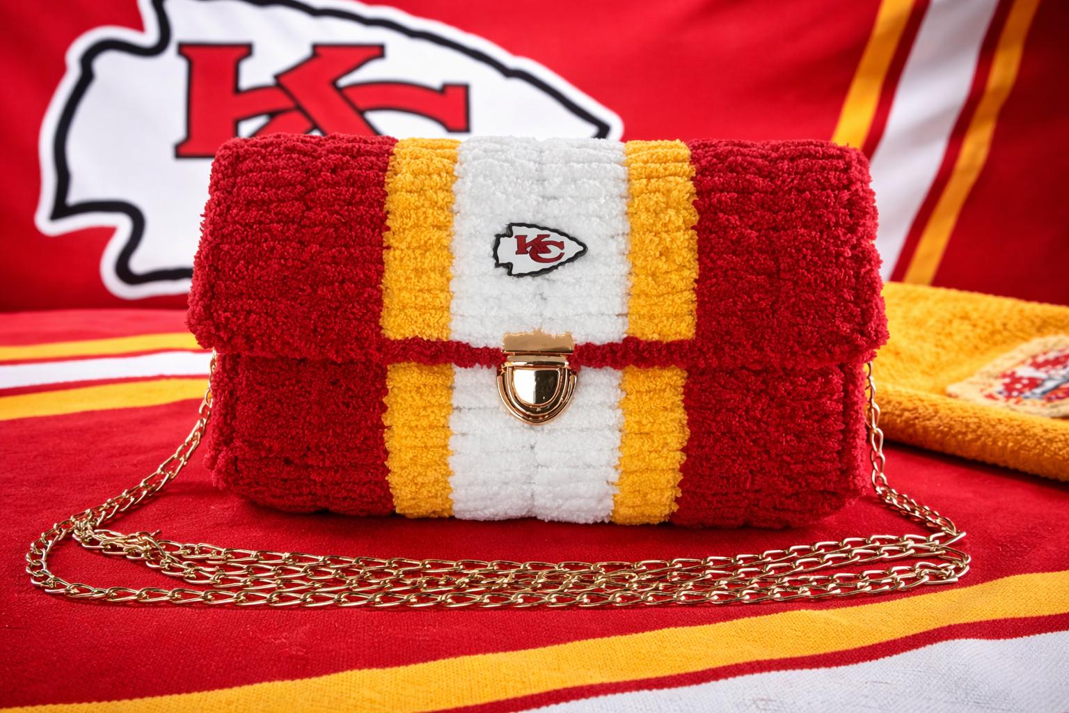 Kansas City Chiefs crossbody purse. Game day ready! Handmade
