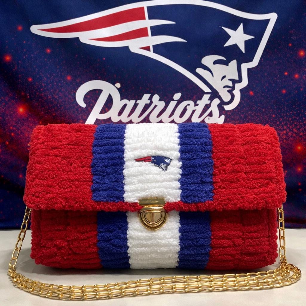 New England Patriots crossbody purse. Game day ready! Handmade