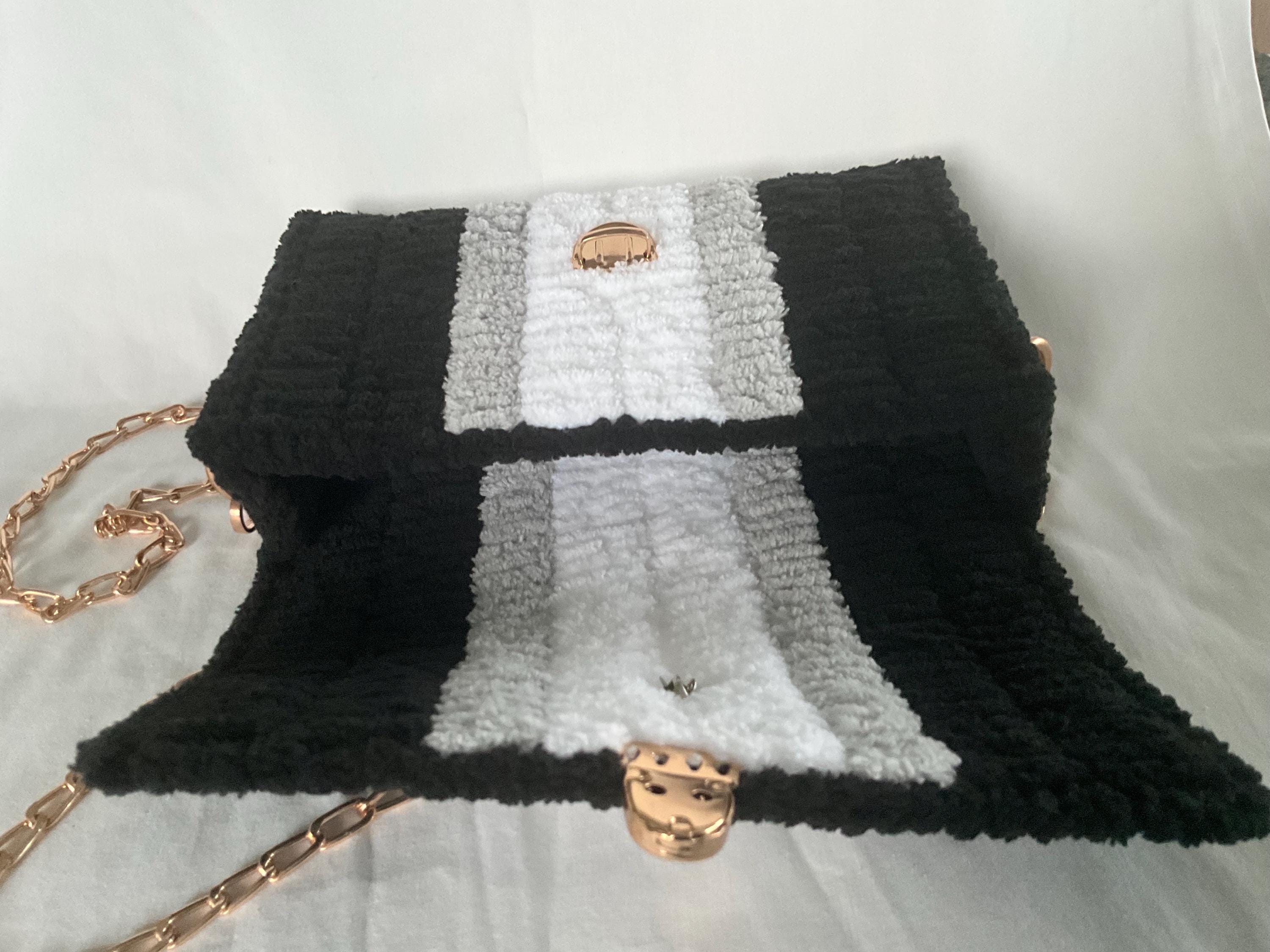 Las Vegas Raiders themed crossbody bag. Game day ready!