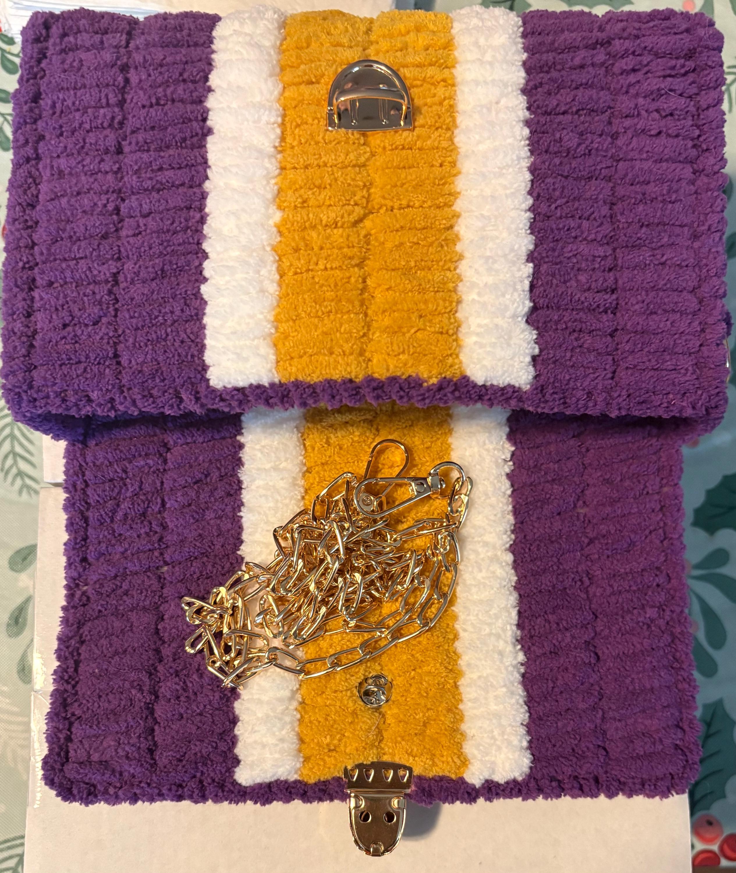 Baltimore Ravens Crossbody Purse. Game day ready!