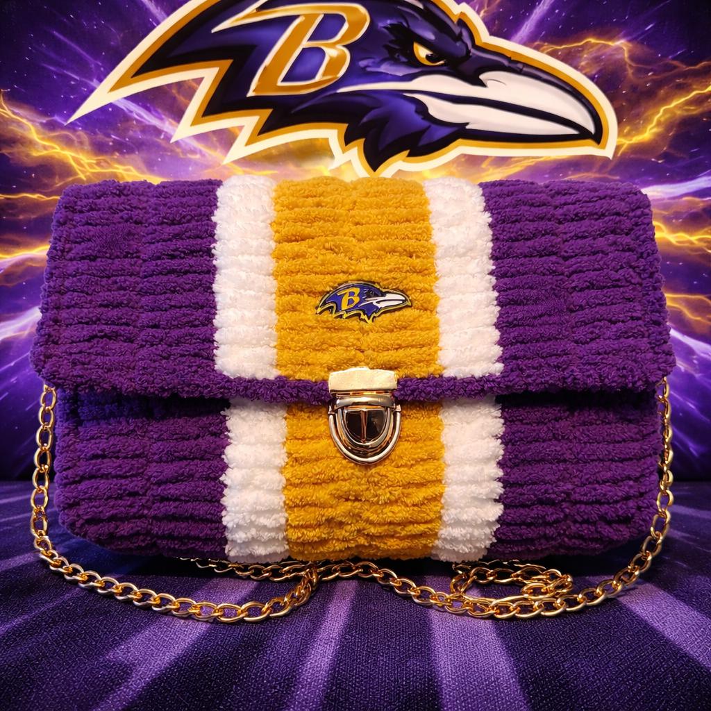 Baltimore Ravens Crossbody Purse. Game day ready!